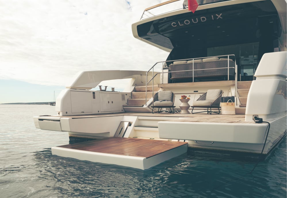 Aft deck with swim platform and seating