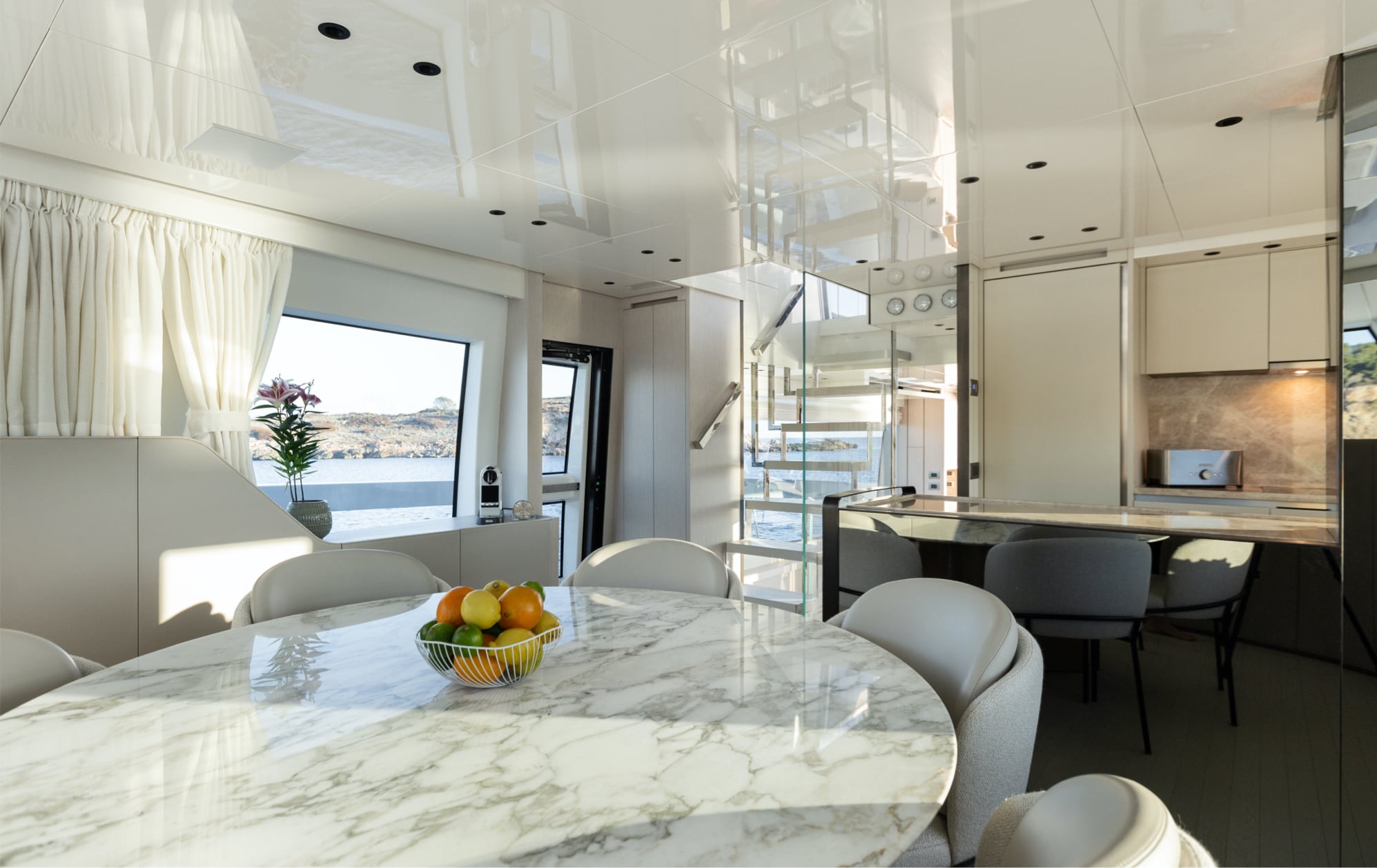 Fully equipped luxury charter
